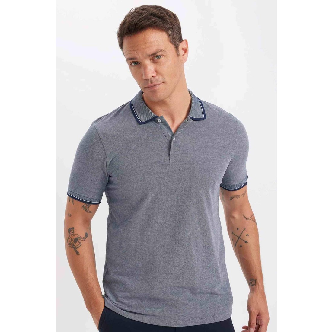 DeFacto Slim Fit Dar Kesim Polo Yaka Kısa Kollu Pamuklu Tişört D0033AXNS