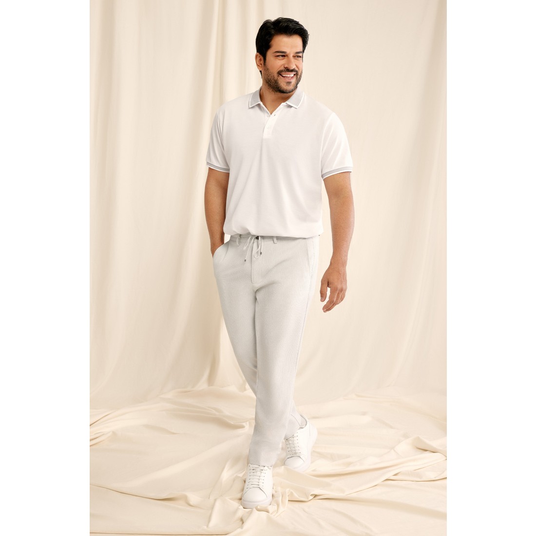 Altınyıldız Classics Erkek Çekmeyen Pamuklu Kumaş Slim Fit Dar Kesim Beyaz Kıvrılmaz Polo Yaka T-shirt